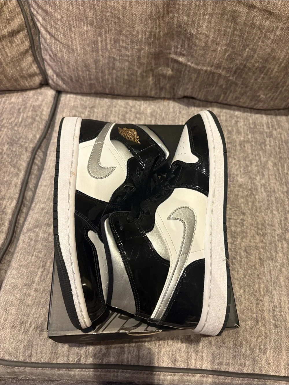 Jordan 1 Mid SE